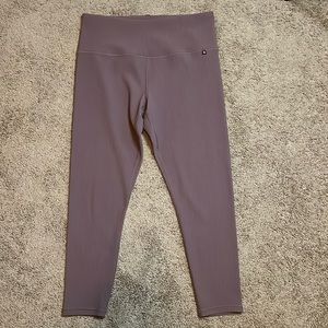 Athleta Alicia keys 1X ribbed mauve purple gray in color very pretty